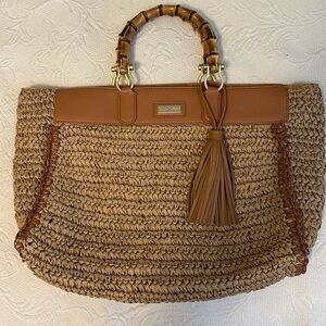 Brand NEW. Never used. Currently out of stock. Lily Pulitzer summer straw bag